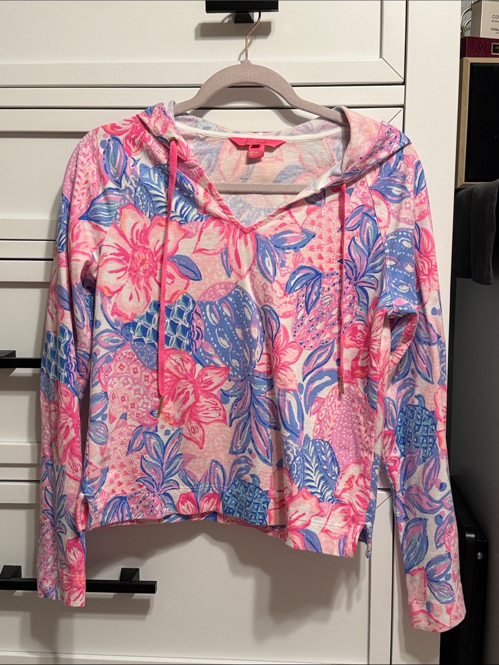 Lilly Pulitzer Kiawah Cropped Hoodie in "Pink Isle Snappy Turtle"